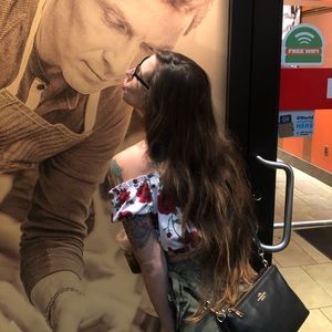 Meet your Posher, Danielle